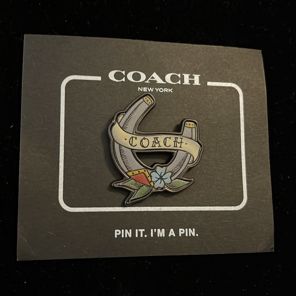 Rare Coach Pin With Tattoo Horseshoe - Picture 5 of 7